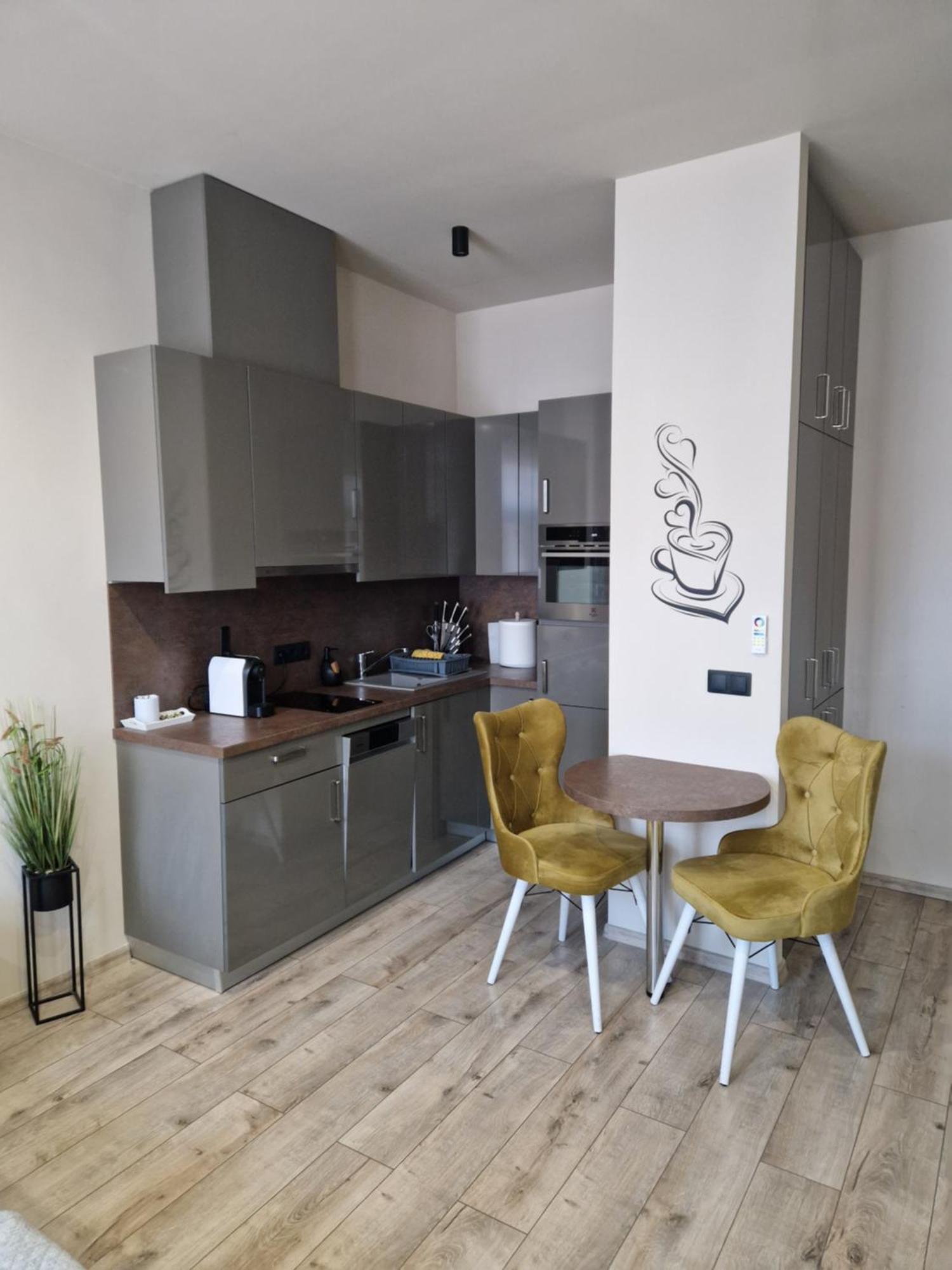 Silver Dawn Apartments Szeged Room photo